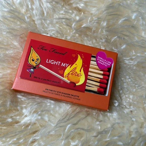 NIB Too Faced Light My Fire Mini Eyeshadow Palette - Picture 4 of 7